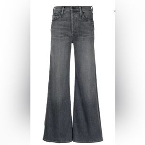 Amazing mother jeans in a great off black/ grey color